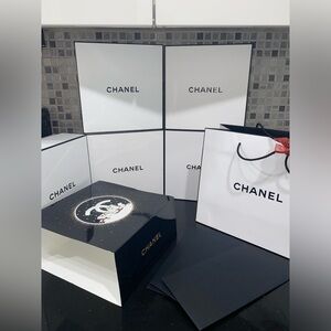 Chanel Black and White Gift Packaging Set